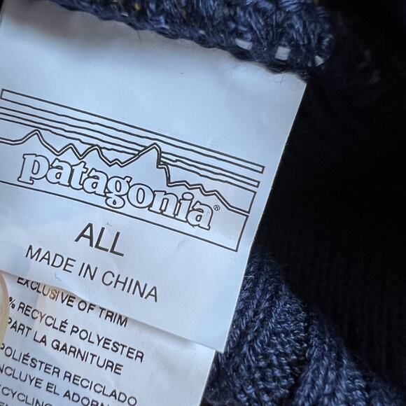 NEW Patagonia Tundra Cluster Knit Powder Town Beanie Hat - Picture 6 of 11